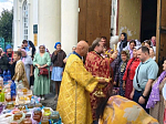 В храме Архистратига Божия Михаила города Острогожска состоялось праздничное богослужение, по окончании которого освятили мед