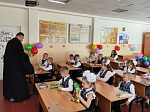 Клирики Россошанского благочиния поздравили педагогов и учащихся с началом учебного года