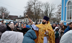В Казанском храме г. Павловска молитвенно отметили Престольный праздник