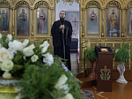 Епископ Дионисий совершил Литургию Преждеосвященных Даров в храме святителя Тихона, епископа Воронежского, Задонского чудотворца села Шубное Острогожского района