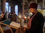 В канун праздника Воздвижения Креста Господня Преосвященнейший епископ Дионисий совершил всенощное бдение в Ильинском кафедральном соборе города Россоши