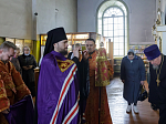 Правящий Архиерей возглавил служение Божественной литургии в храме святых апостолов Петра и Павла районного центра Репьевка