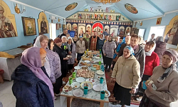 На приходах Россошанского церковного округа поздравили прихожан почтенного возраста