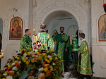 Преосвященнейший Дионисий в день памяти преподобного Серафима Саровского возглавил Божественную литургию в Костомаровском Спасском монастыре