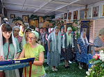 В храме Рождества Пресвятой Богородицы молитвенно встретили День Святой Троицы