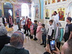 В храме Успения Пресвятой Богородицы города Калач воспитанников Воскресной школы поздравили с Рождеством Христовым