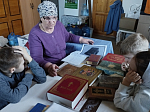 Воспитанники воскресной группы при храме Преображения Господня села Заброды познакомились с историей книгопечатания на Руси