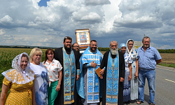 Продолжилось пребывание 11-го Илиинского казачьего крестного хода в Калачеевском районе
