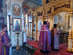 В Свято-Тихоновском соборном храме Острогожска совершены богослужения Недели Крестопоклонной