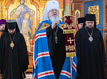 Преосвященнейший епископ Дионисий принял участие в молебне о Победе перед ковчегом с частицей мощей святого великомученика Георгия Победоносца