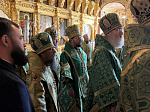 Епископ Россошанский и Острогожский Дионисий принял участие в соборном архиерейском служении Божественной литургии в Сергиевском трапезном храме Троице Сергиевой Лавры