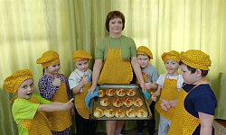 В Архиповском детском саду прошел мастер-класс по выпечке «жаворонков»