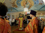 В понедельник Светлой седмицы епископ Дионисий совершил Литургию в храме Покрова Пресвятой Богородицы города Павловска