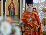 Епископ Россошанский и Острогожский Дионисий совершил Божественную литургию в Георгиевском храме с. Манино Калачеевского района