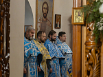 Архипастырь возглавил торжественное Богослужение в храме Покрова Пресвятой Богородицы города Павловска