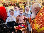 Дети и из местной школы выступили с пасхальными поздравлениями в храме села Петренково Острогожского района
