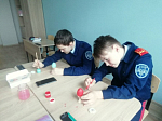 В кадетском классе школы с. Александровка-Донская прошёл мастер-класс по росписи пасхальных яиц