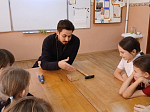 В МКОУ Новокриушанская СОШ состоялась беседа со священником на тему вежливости и доверия
