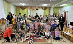 Священнослужитель посетил Россошанский детский сад