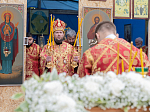 Епископ Дионисий возглавил Божественную литургию на территории Верхнемамонского казачьего кадетского корпуса с. Гороховка и совершил закладку камня в основание храма