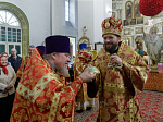 Правящий Архиерей возглавил служение Божественной литургии в храме святых апостолов Петра и Павла районного центра Репьевка