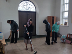 Представители молодежного актива Россошанского благочиния провели субботник 