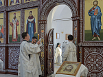 Преосвященнейший епископ Дионисий возглавил служение Божественной литургии в Воскресенском соборе Белогорского мужского монастыря