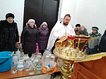 В Крещенский сочельник в храме святых апостолов Петра и Павла села Петропавловка совершена Литургия и чин великого освящения воды
