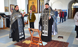 В Казанском храме городе Павловск совершили утреню с чтением жития преподобной Марии Египетской и Великого канона преподобного Андрея Критского