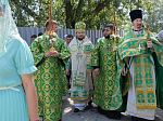 В праздник Святой Троицы Правящий Архиерей совершил Литургию в Свято-Троицком храме г. Россоши