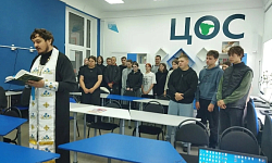 Настоятель Покровского храма села Поповка благословил школьников перед сдачей экзаменов