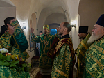 Преосвященнейший Дионисий в день памяти преподобного Серафима Саровского возглавил Божественную литургию в Костомаровском Спасском монастыре
