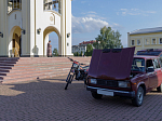 Преосвященнейший Дионисий, епископ Россошанский и Острогожский, освятил технику по просьбе участников специальной военной операции