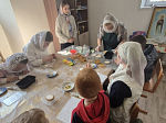 В храме Иоанна Богослова села Нижний Мамон для воспитанников воскресной школы состоялся мастер‑класс «Пасхальный сувенир»