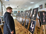 В выставочном зале Острогожского музея прошла презентация новой фотовыставки «Жена Героя»