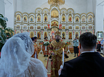 Епископ Россошанский и Острогожский Дионисий совершил венчальную Литургию в храме святителя Митрофана, первого епископа Воронежского, села Верхний Мамон