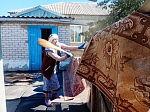 Волонтеры храма в честь Успения Пресвятой Богородицы с. Верхний Мамон Богучарского благочиния, проявили милосердие и заботу