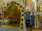 Накануне праздника Успения Пресвятой Богородицы Архипастырь совершил всенощное бдение с чином Погребения Плащаницы Божией Матери в Ильинском кафедральном соборе Россоши