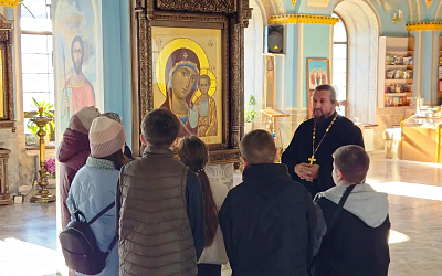 В городе Калач состоялась просветительская встреча учащихся местной СОШ № 6 с иереем Димитрием Ткаченко