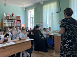 Игумен Сергий (Руднев) провел познавательное занятие для учащихся школы в селе Солдатское Острогожского района