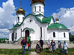 В день памяти священномученика Петра (Зверева) в селе Новомеловатка высадили хвойную аллею у храма Святой Троицы