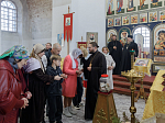 Архипастырь возглавил торжественное богослужение в день престольного праздника храма апостола и евангелиста Иоанна Богослова села Гороховка Верхнемамонского района