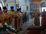 В субботу Светлой седмицы епископ Дионисий совершил Литургию в храме Успения Пресвятой Богородицы города Калач