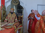 Епископ Россошанский и Острогожский Дионисий совершил венчальную Литургию в храме святителя Митрофана, первого епископа Воронежского, села Верхний Мамон