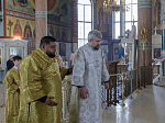 Глава Россошанской епархии совершил молодежную Литургию в Свято-Ильинском кафедральном соборе города Россошь