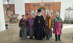 В храме Преображения Господня села Заброды Калачеевского района поздравили педагогов из числа прихожан храма с Днем учителя