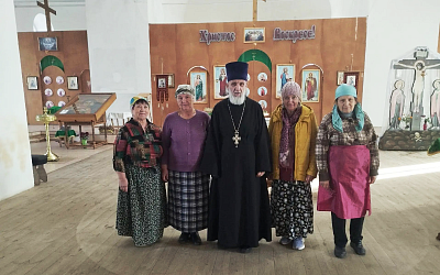 В храме Преображения Господня села Заброды Калачеевского района поздравили педагогов из числа прихожан храма с Днем учителя