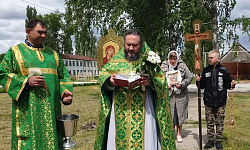 Прихожане села Александровка встретили престольный праздник в день Святой Троицы (Пятидесятницы)