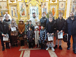 В храме Вознесения Господня города Калач поздравили детей, находящихся под опекой, с Рождеством Христовым и Новолетием