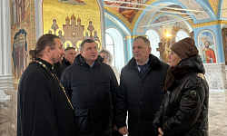 Храм Успения Пресвятой Богородицы города Калач посетила министр внутренней политики Правительства Воронежской области Елена Владимировна Дерганова